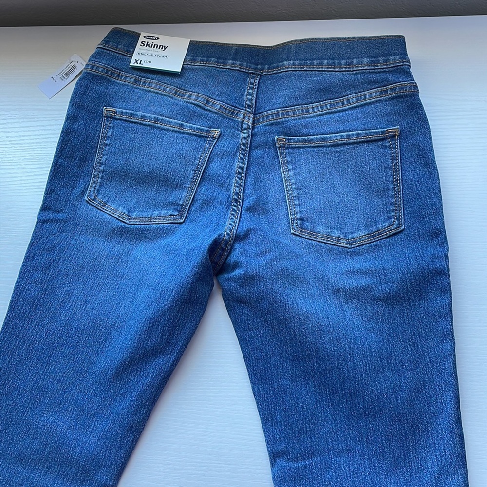 Medium wash skinny jean NWT - Picture 3 of 4